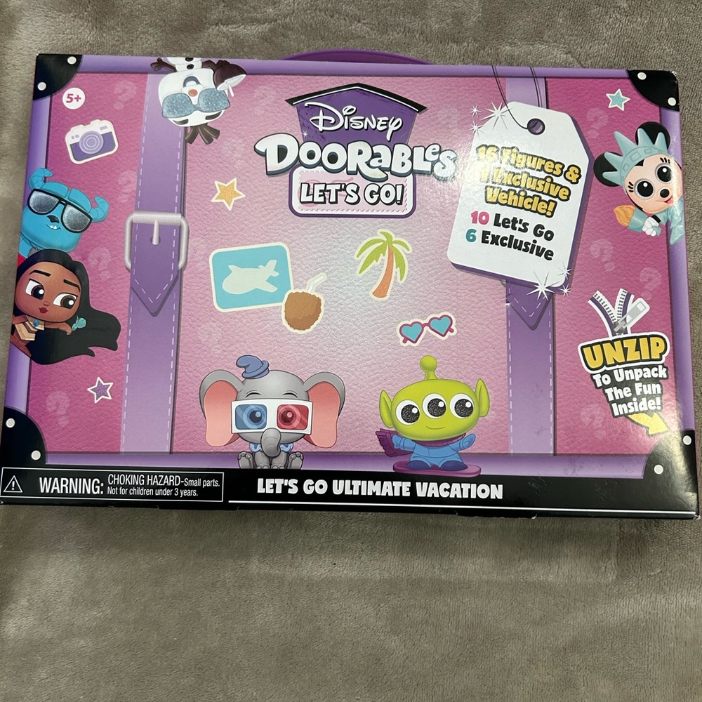 Disney Doorables Let's Go! Ultimate Vacation Set